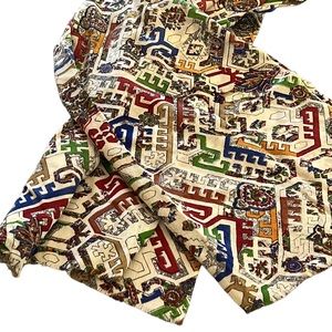 100% Pashmina in perfect condition. Bring boho chic to any outfit. Superfine.